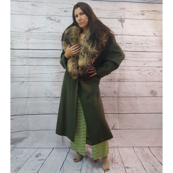 Vintage Jackets & Blazers - Bill Blass green wool mix coat with Racoon collar
